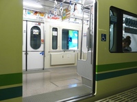 Medium_01_仙台市地下鉄車両乗物幅