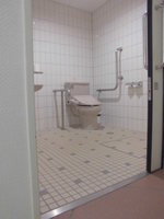 Medium_多目的トイレ入口