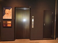 Medium_エレベーター