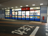 Medium_建物出入口