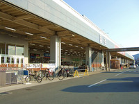 Medium_車を入口に横付け