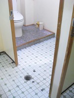 Medium_2.トイレ個室の入口
