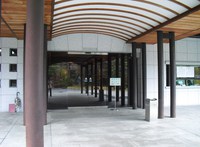Medium_建物出入口