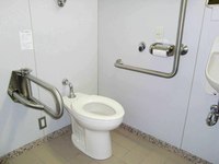 Medium_3-車いす専用トイレ