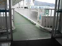 Medium_1.ターミナルから旅客通路へ