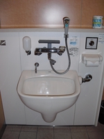 Medium_ターミナル内多目的トイレオストメイト