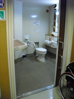 Medium_1.船内多目的トイレ入口