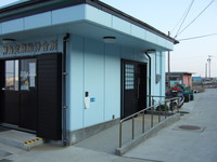 Medium_建物横のスロープ