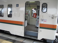 Medium_一般車両の入口の隙間