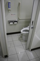 Medium_トイレ入口