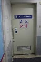 Medium_トイレ入口