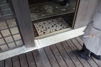 Medium_店内入口