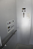 Medium_建物内えれべーたー２