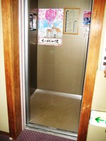 Medium_エレベーター２