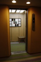 Medium_エレベーター1