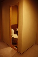 Medium_トイレ入口