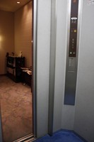 Medium_エレベーター３