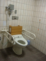 Medium_３．１階受付奥車いすトイレresize2135