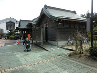 Medium_1.ＪＲ出雲横田駅舎横トイレresize3353