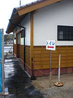 Medium_3.駅舎横多目的トイレresize0763