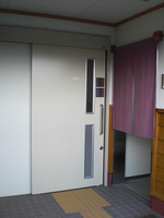 Medium_2.駅舎横多目的トイレresize0764
