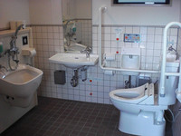 Medium_1.駅舎横多目的トイレresize0768