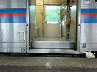 Medium_1.電車入口resize0619