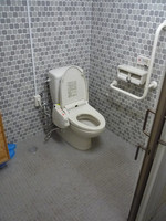 Medium_１．車いすトイレresize5311