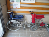 Medium_１．貸出用車いすresize5286