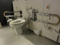 Medium_03_せんだいメディアテーク一般便器