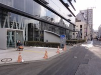 Medium_03_せんだいメディアテーク建物出入口