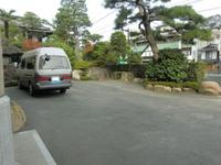 Medium_保性館玄関前駐車場