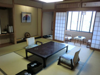 Medium_１．和室内resize4281