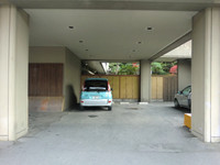 Medium_１．建物横の駐車場resize3985