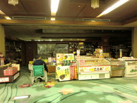 Medium_１．１階売店resize4002