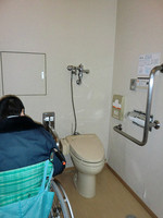 Medium_２．１階車いすトイレ内resize3757