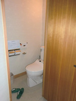 Medium_２．ツインルーム内トイレresize3752