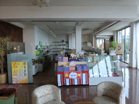 Medium_１．１階売店resize2278