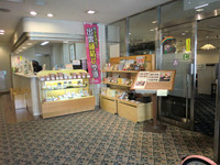 Medium_１．フロント横の売店resize2477