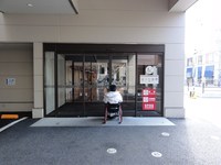 Medium_02_泉パークタウンタピオ建物出入口