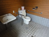 Medium_01_城北公園車いす専用トイレ