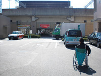 Medium_１．障がい者駐車場resize3883