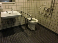 Medium_１．ストーンミュージアム内車いすトイレresize0147