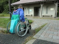 Medium_02車イストイレ前