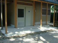 Medium_２．熊野大社境内トイレ入口付近resize2153