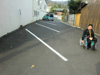 Medium_2.駐車場resize1285