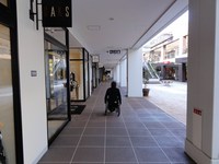 Medium_01_三井アウトレットパーク仙台港通路
