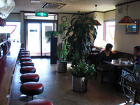 Medium_1.店内テーブル席resize1275