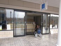 Medium_03_仙台泉プレミアム・アウトレット建物出入口