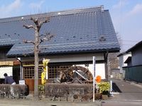 Medium_01_やまぶき亭駐車場から建物まで
